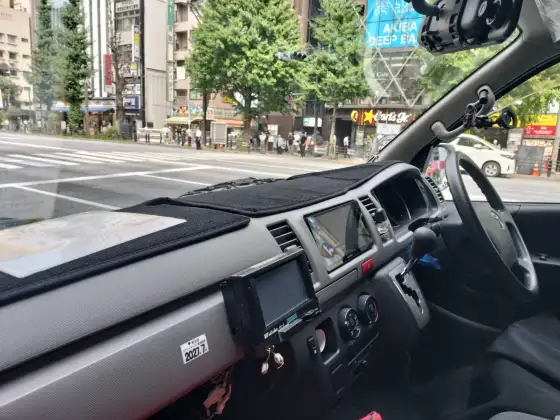 介護タクシーの運転席まわり