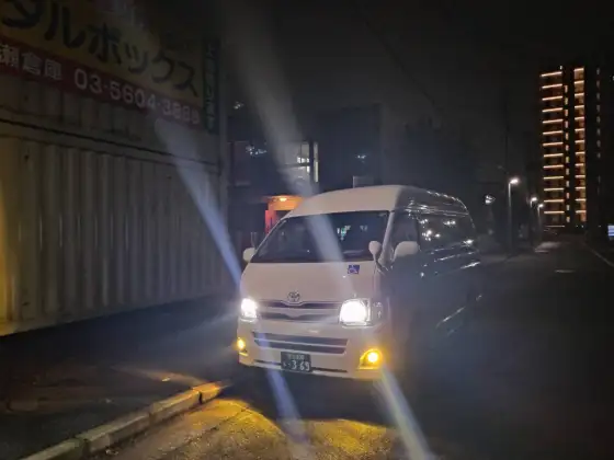 早朝・深夜の出発にも対応する介護タクシー